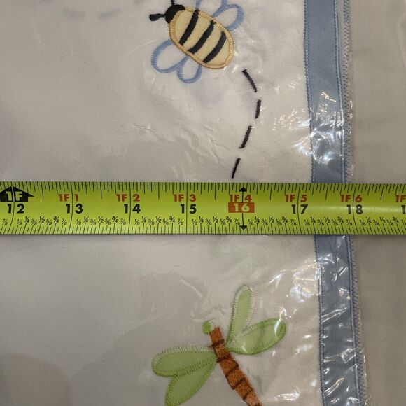 Home Presents Bugs White Place Mats Set of 8 NEW Embroidered Bee Dragonfly 2003 - Picture 4 of 9